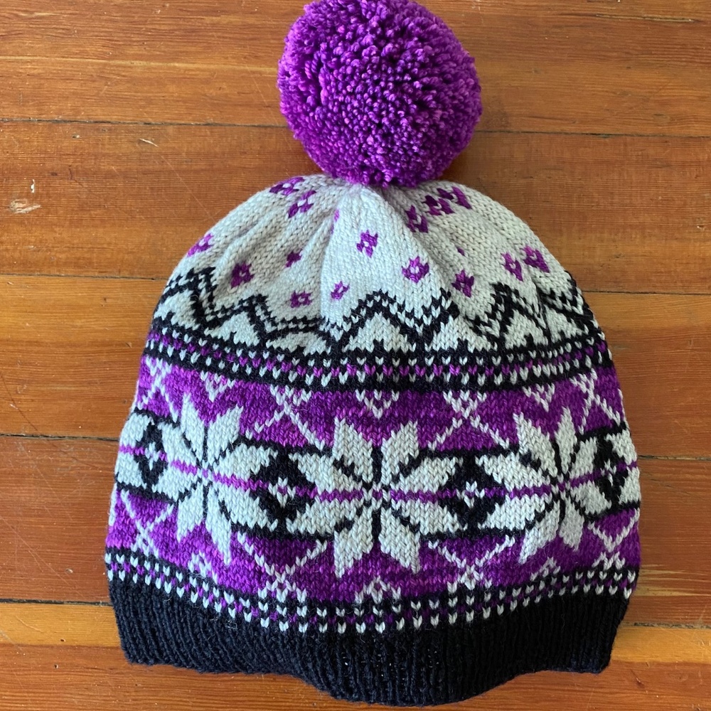 Nordic pom-pom beanie